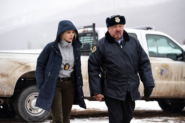 wind river elizabeth olsen jeremy renner